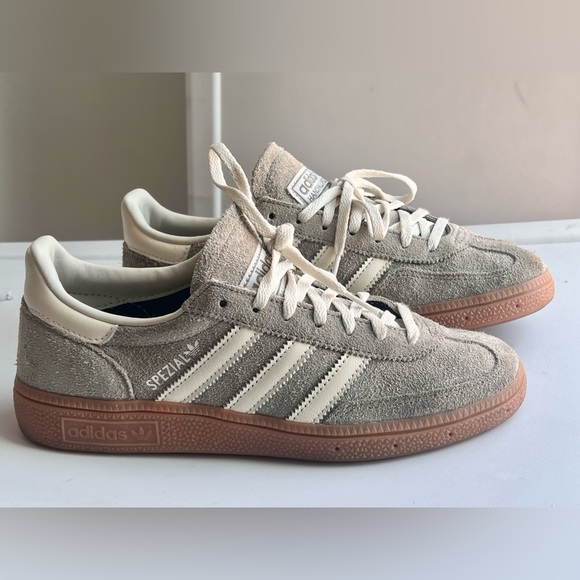 adidas Originals Handball Spezial sneakers in gray and white - Picture 9 of 11